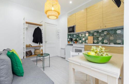 Casa Madere- Idéal Couples - Central & cosy -Train station - Tram & Supermarkets-Balcony- Washing-machine-AC - Foto 3