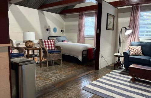 The Carriage House - Photo 19