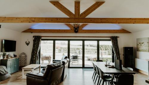 King Richard's Luxury Lodge - Sleeps up to 8, Dog Friendly, Near Sherwood Forest at Fairview Farm in Nottingham set in 88 acres and great for Groups, Family Gatherings & Corporate events - Foto 2