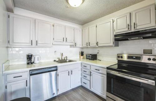 Legacy at Imperial Village 201 I 2 Bed 2 Bath - Foto 10