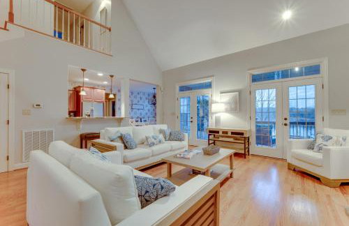 Waterfront Sherrills Ford Home with Pool and Boat Dock - Foto 5