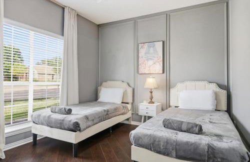 Parisian-Inspired 5-BD w Pool Playground Cinema - Foto 36