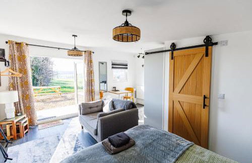 Modern Barn Conversion - Photo 4