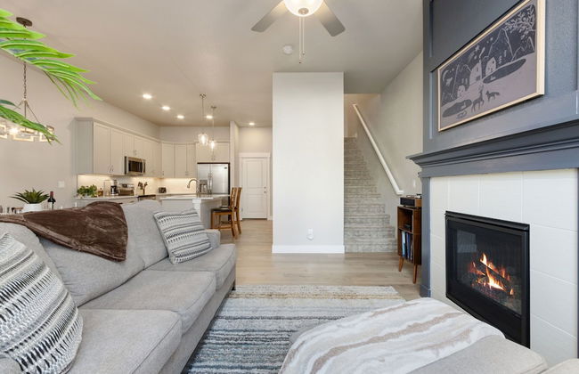 Noco Retreat - King Beds, Fireplace, Scenic Trails - Foto 16