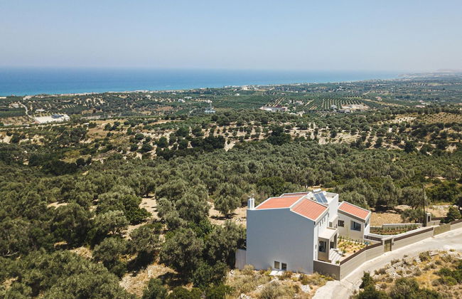 Villa Rizes Luxury in Maroulas - Photo 43