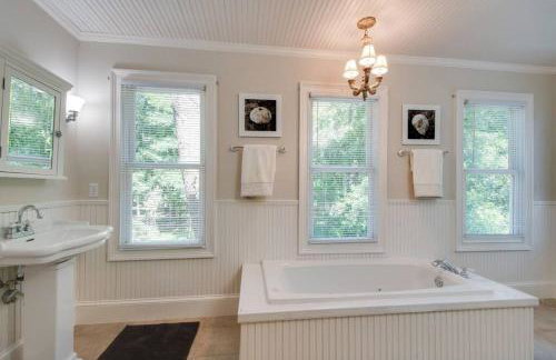 Bluffton Breeze-3BR Heart of Old Town Village Home - Photo 7