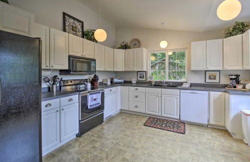 Anderson Island Retreat with Lakefront Deck and Canoe! - Foto 9