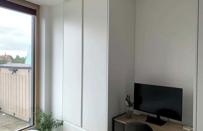 Stylish 2BD Flat With Private Balcony - Battersea - Foto 15