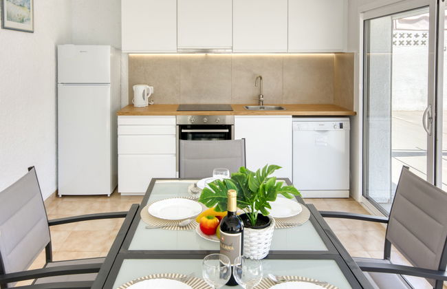 3 bedroom House in Castelló d'Empúries with private pool and garden - Photo 16