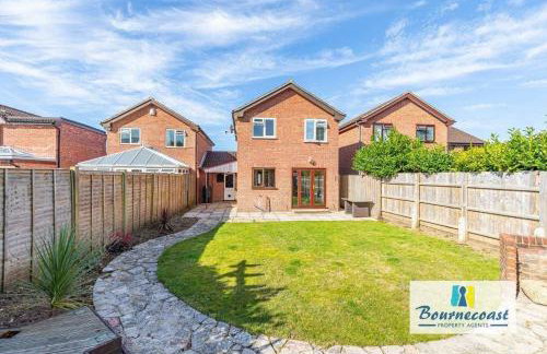 AUSTER CLOSE by BOURNECOAST - A Family Home with Garden and Parking - WIFI - HB9617 - Foto 2