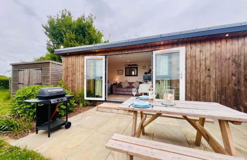 Romantic Cabin Retreat on 50-Acre Suffolk Farm - Foto 1