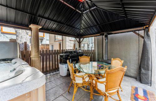 HOT TUB Firepit Pool Table Patio Cozy Downtown Denver - Foto 66
