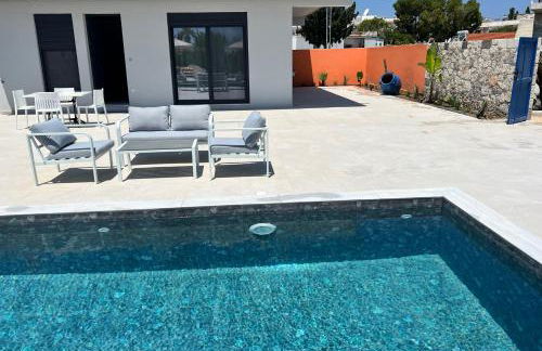 Cora May Central Villa with private pool 200m to the beach - Foto 58