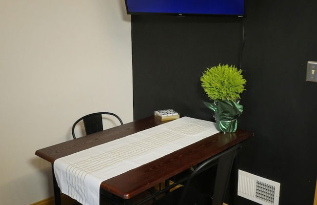 Central Downtown Queen Bed Walk to all Venues - Foto 1