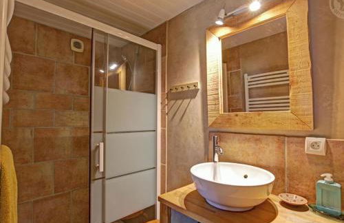 Gîte confortable avec vue imprenable près de Saint-Étienne - FR-1-496-38 - Foto 13