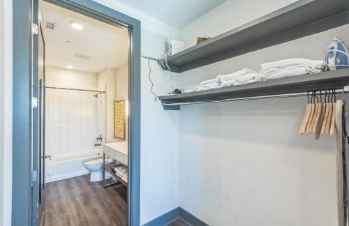 Gorgeous Apt for 8 with Rooftop & Gym Near DT - Foto 17