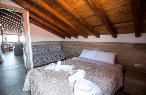 Golden Attic - Foto 7