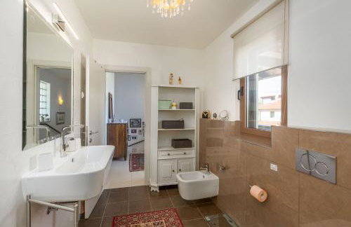 Malerische Villa mit Privatpool, mediterranem Garten, Outdoor-Kueche, Waschmaschine, Trockner - Photo 26