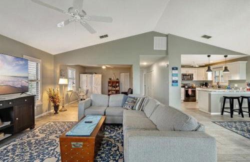 Exquisite Lakefront Pool House Awaits Pool 10 PPL - Foto 9