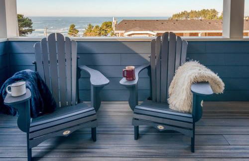 The Moby House Coastal Retreat with Ocean Views & Hot Tub - Foto 52