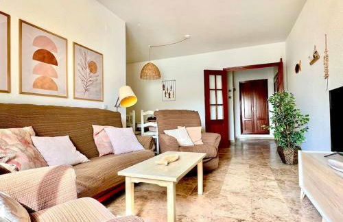 La Bodega del Mar - Luminoso y céntrico apto con piscina en verano y parking - Foto 8