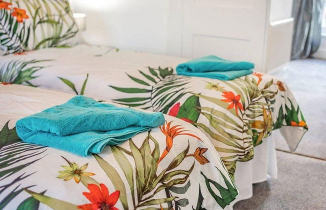 Lovely Villa 1 King 1 Double Sofa 4 Single Beds - Foto 7