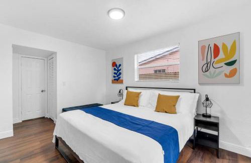 Hidden Gem 4 Bedroom Home with Private Pool & Game Room - Photo 27