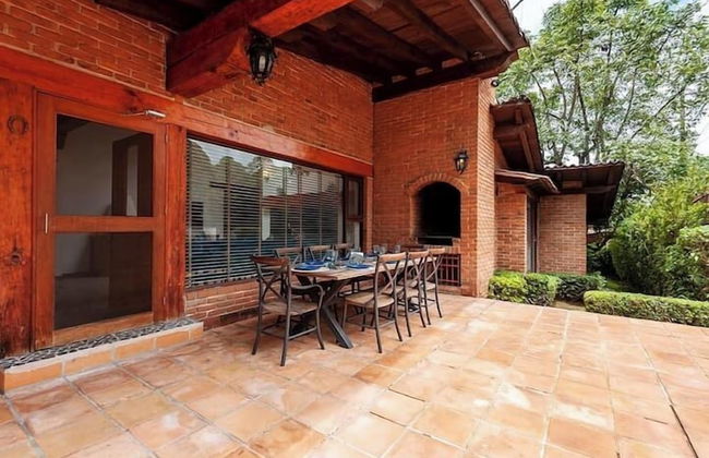 Incredible Property with Huge Garden and Pool! - Foto 5