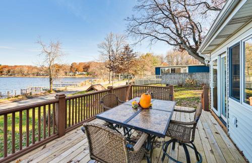 Dock and Gazebo! Lakefront Duplex Near South Haven - Foto 21