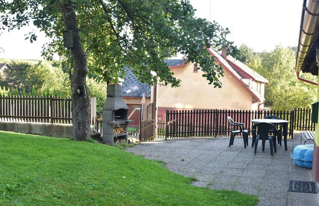 Authentic Holiday Home with Garden near Trutnov - Foto 25