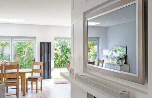 One Elms Way - Sleeps 8 - West Wittering - Foto 7