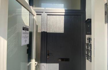 Southsea 2nd Floor Studio Apartment, Free Private Parking - Foto 2