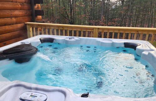 Poconos True Log Cabin with Sauna, Movie Theather, Hot Tub & Fire Pit! - Photo 18