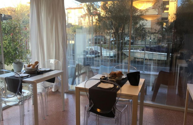 Villa Venice Movie - Photo 39