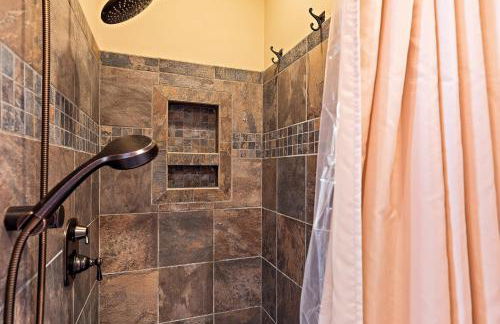 Huckleberry Hollow by KABINO Hot Tub FirePit PS2 Satellite Grill WiFi Golf Course - Foto 26