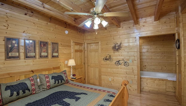 ER228 - Locker's Lodge Great Location - Close To Town! 1 Bedroom Cabin by RedAwning - Foto 3, Habitación