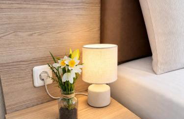 Aparthotel Emilia 24h Check-in, Free Parking and WiFi - Photo 18