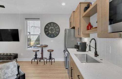 10 Min Drive Downtown, Roof Deck, Pet Friendly - Foto 25