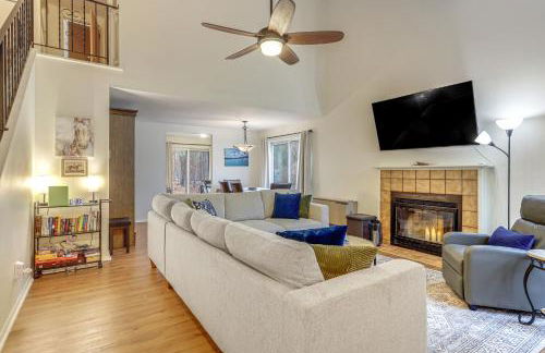 11 Miles to Saratoga Race Course Upstate Retreat! - Foto 1