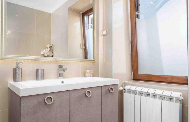 Modern Comfort With Shared Pool & Lush Green Surroundings in Kastav - Foto 35