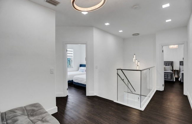 4 Br Designer Home Next To Shul And Community Pool 4 Bedroom Villa - Foto 2