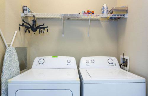 3Br 2Bath Condo Balcony 5min Conv Center 1388ft - Photo 5