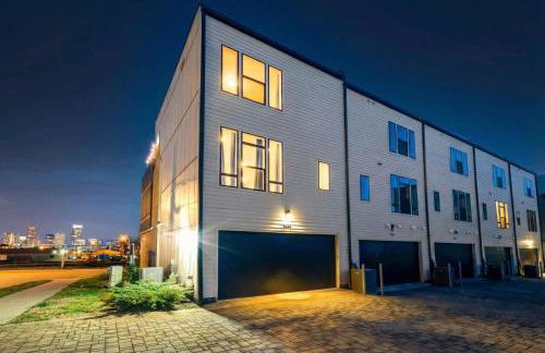 NEW Luxe 4BR 12 Beds - RoofDeck Views - Chefs Kitchen - Foto 50