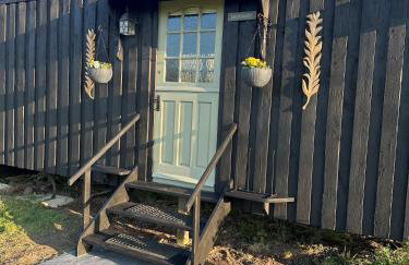 Mountbatten Shepherds hut & Buckhurst Shepherds hut - Photo 68