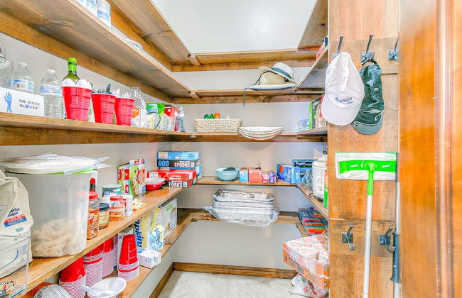 Peaceful Luxurious Ranch Family Reunion - Photo 16