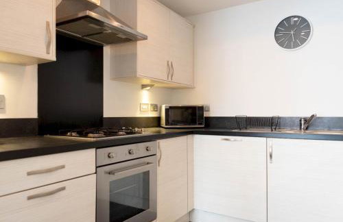 Lovely, comfortable 2-bed Braehead - free parking - Pass the Keys - Foto 7