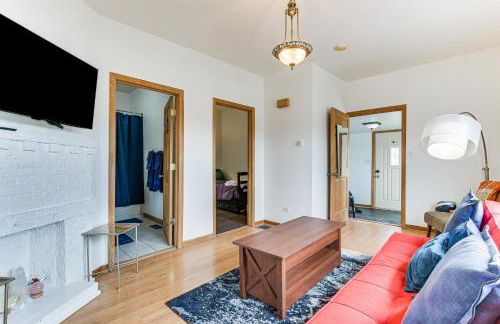 Pet Friendly 8 Mi to Chicago - Fenced Backyard! - Foto 6