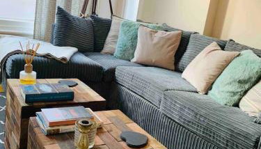 Luxury Fulham Flat with 5* touches nr River Thames - Photo 3