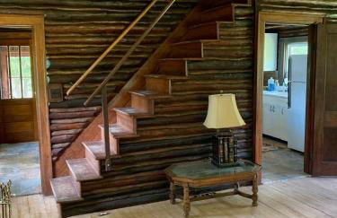 Cozy Private Log Cabin on acreage - Foto 26
