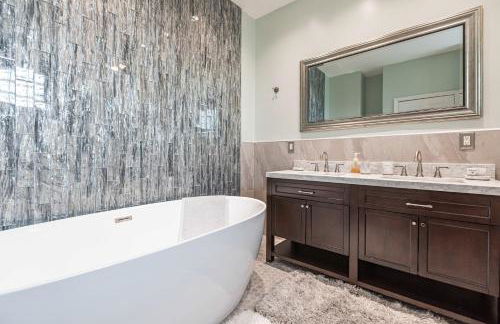 Tropical Oasis with Heated Pool - Photo 3